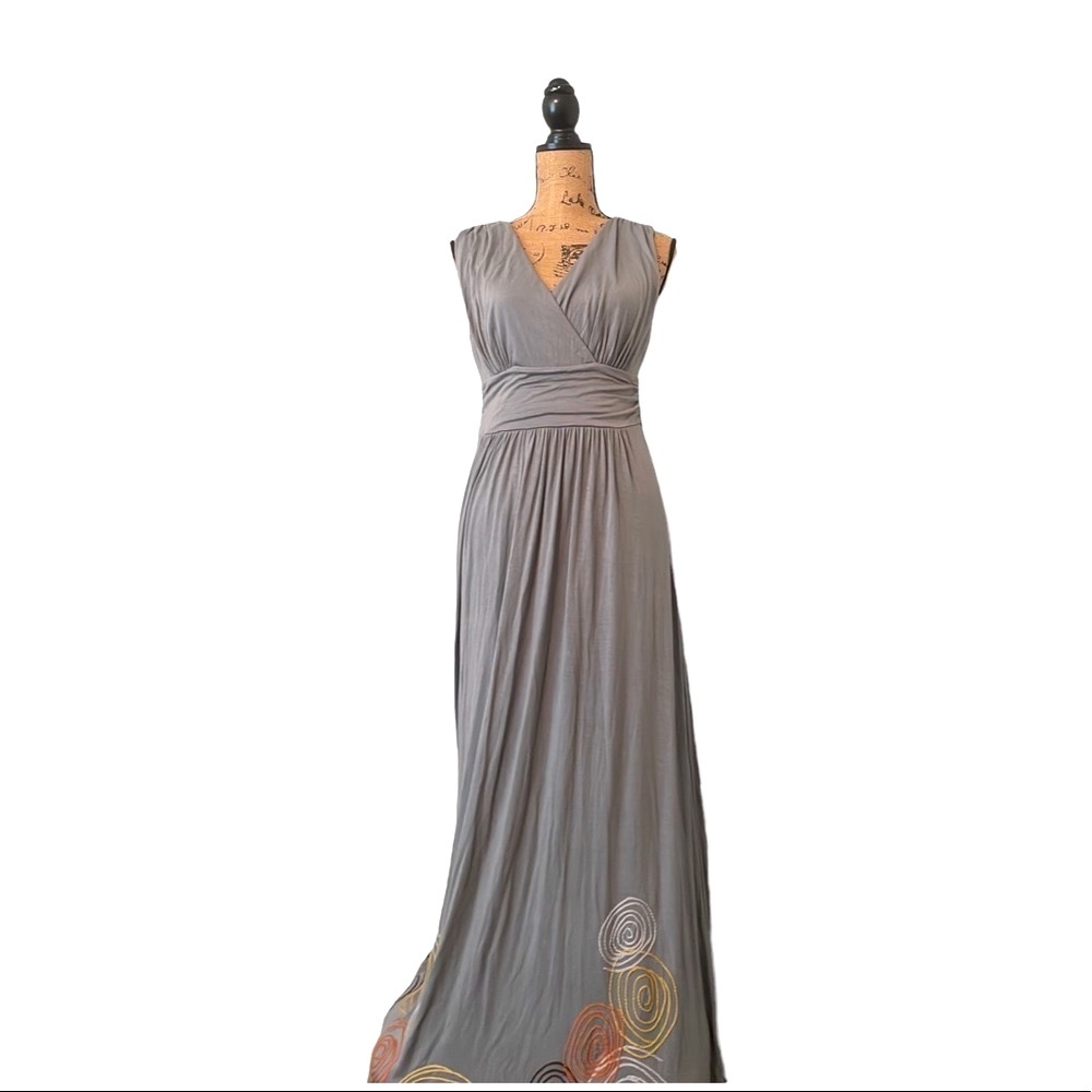 Monroe and Main Grey Maxi Dress with Embroidery Size L